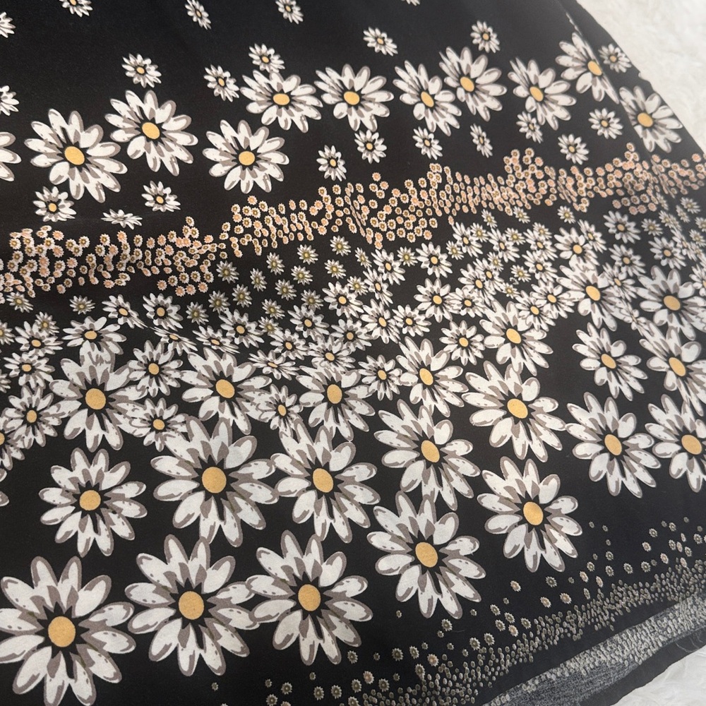 REPOSHED Black Daisy-Print V-Neck Maxi Dress - Picture 9 of 12